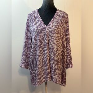 Anna light weight tunic top Lg